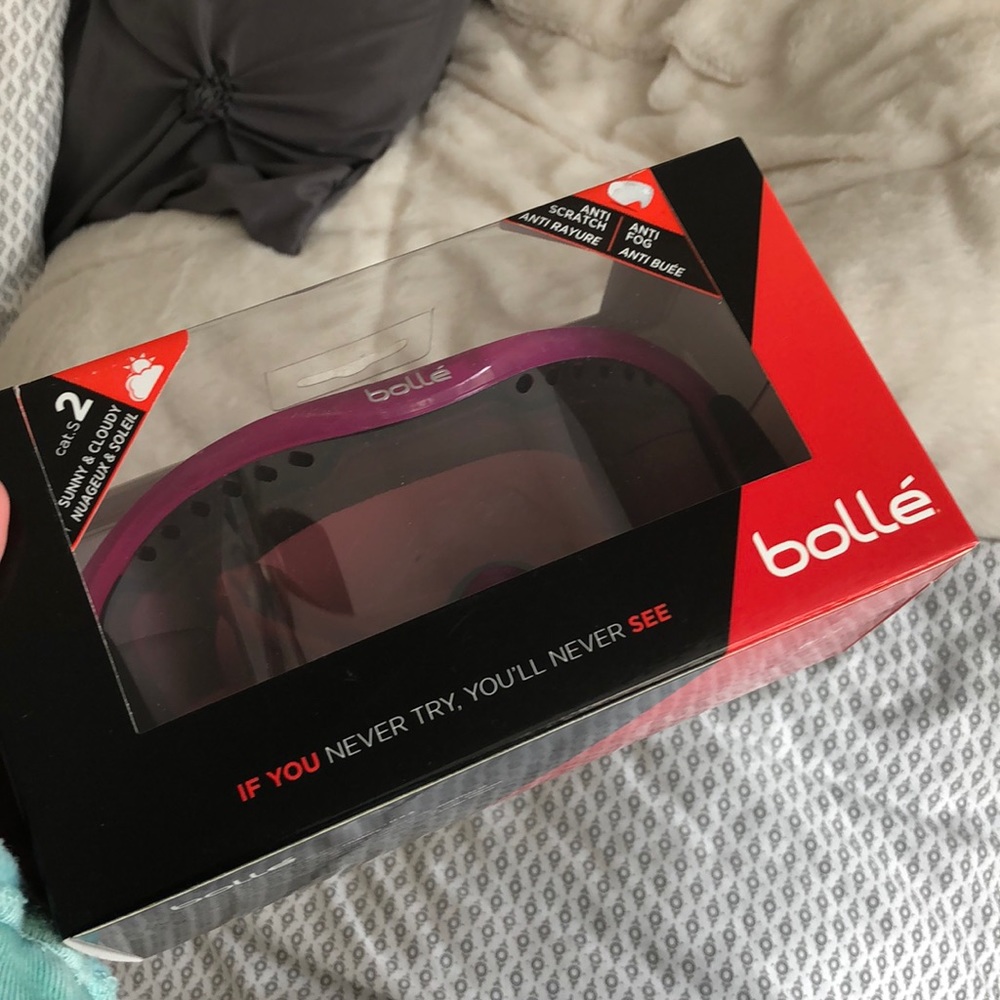 bolle skiing googles